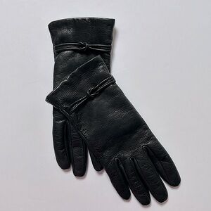 Vintage Aris Isotoner butter soft black leather gloves with knot detail
